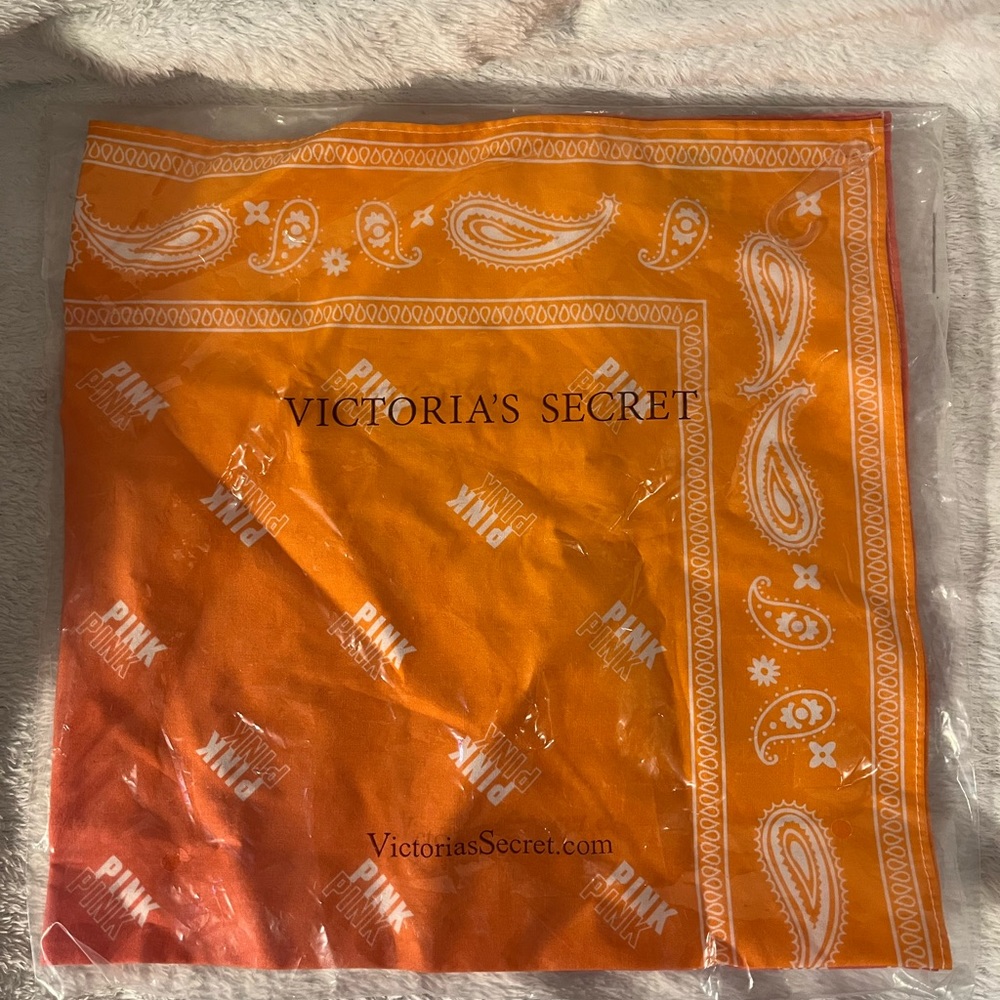 PINK Victoria's Secret Ombre Bandana